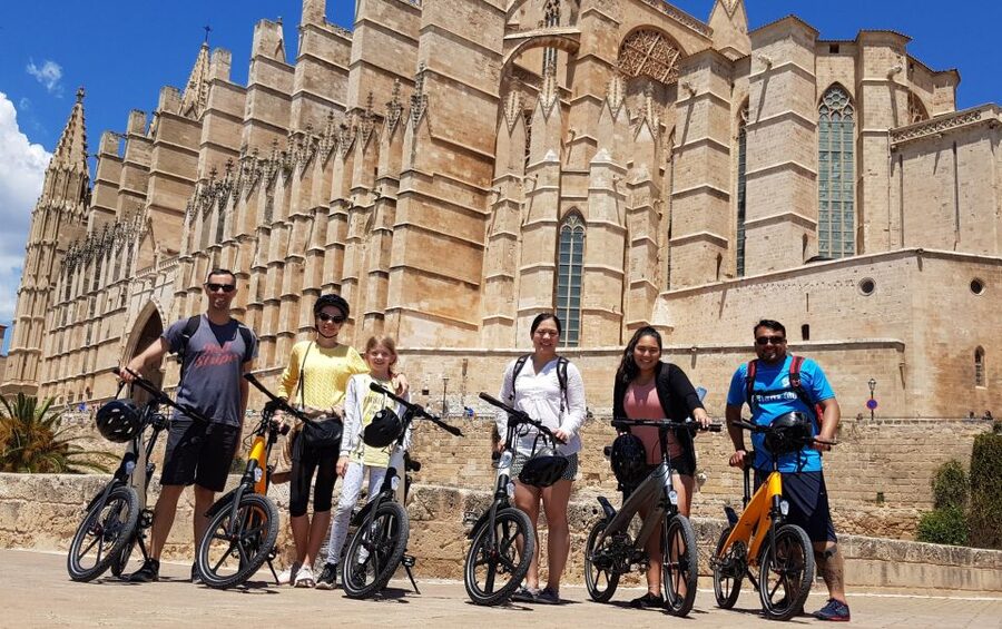 3 Hours Historic E-Bike Tour in Palma de Mallorca - Following the seafront cycle path