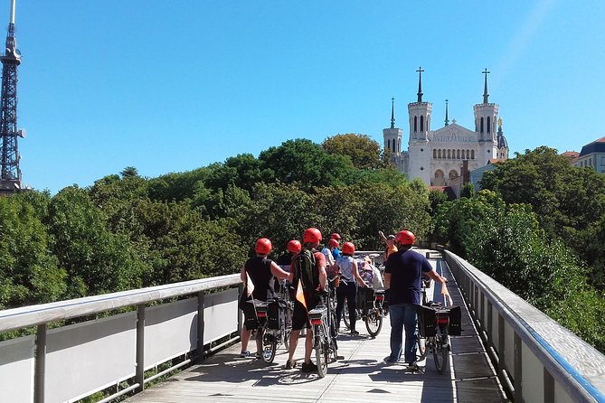 4h Complete Lyon Experience: E-Bike, Food Tasting & Old Town Walk - Tête d’Or Park: the tour’s breathing space