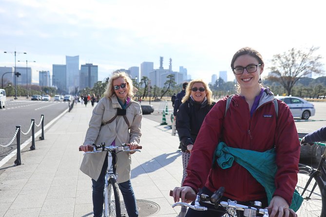 5-Hour Tokyo & Edo Hidden Gem Bike Tour with Lunch - Crossing toward Ryogoku and the Sumida River