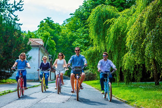 7 BEST VIEWS - PRAGUE eBIKE TOUR - Starting in Mala Strana near the Charles Bridge