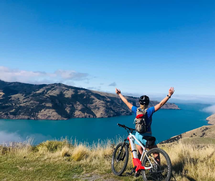 Akaroa: Guided Electric Mountain Bike Tour-Lava Loop - Climbing the crater rim on a Bosch e-bike