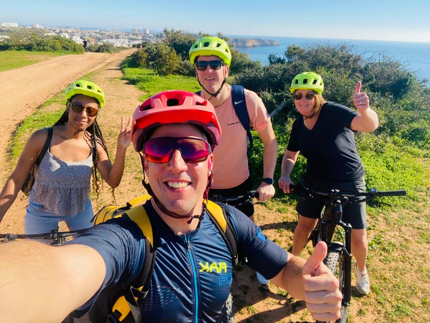 Algarve: Lagos Sightseeing guided Tour with e-bikes - Who will enjoy this most?
