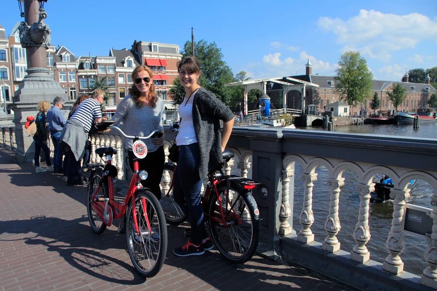 Amsterdam: 1/3-Hour or Full-Day Bike Rental with Lock - Jordaan, the Red Light District, and Vondelpark