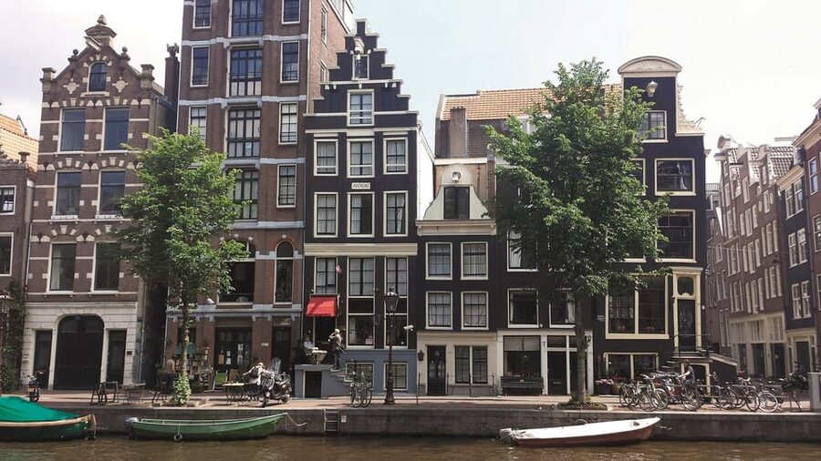 Amsterdam: 3-Hour Private Bike Tour of the City Center - A leafy ride through Vondelpark