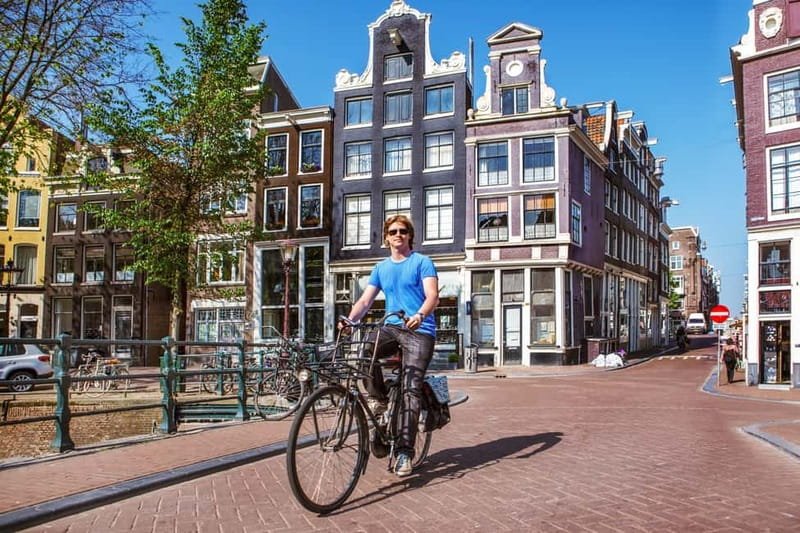 Amsterdam:: Bike Rental with Free Self-Guided Tour - Key points at a glance