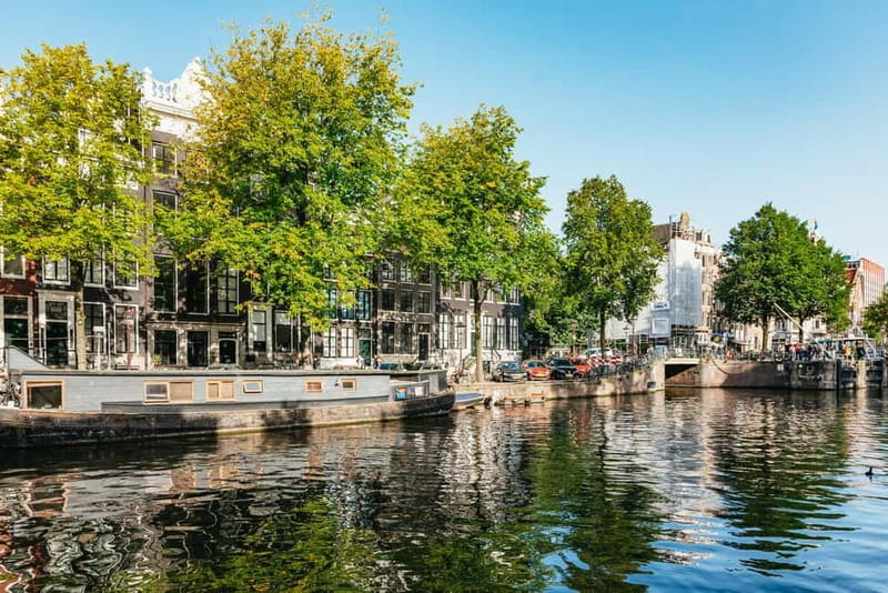 Amsterdam Bike Tour in Small Group + Optional Canal Cruise - Vondelpark at an easy pace