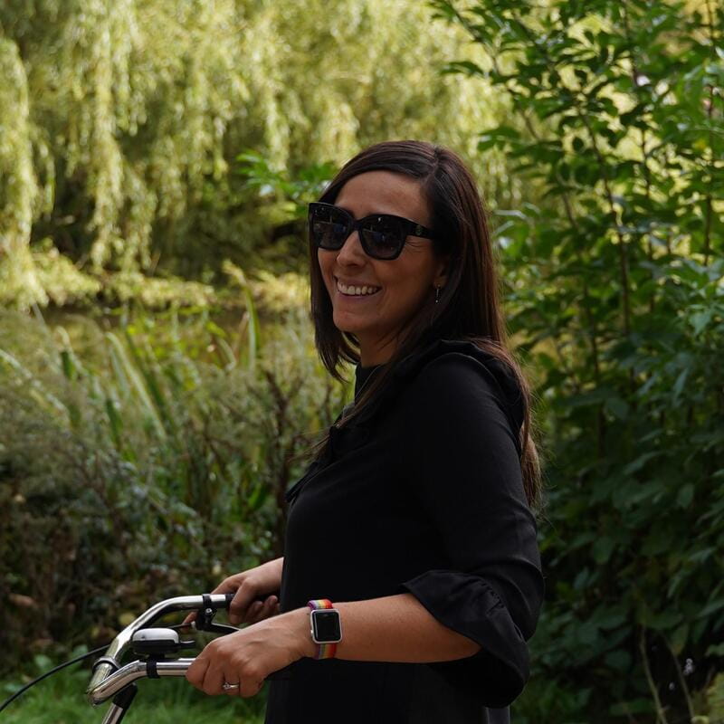 Amsterdam Bike Tour in Small Group + Optional Canal Cruise - Artis and De Gooyer Windmill