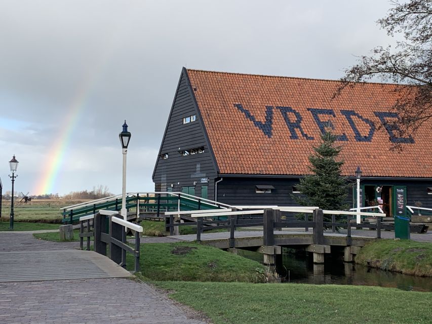 Amsterdam: Countryside Bike Tour and Zaanse Schans Windmills - The ride through Zaandams working countryside