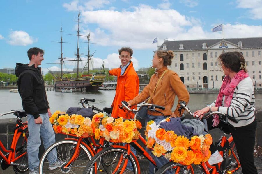 Amsterdam: E-Bike, Cheese, Windmill & Countryside Tour - Canals, meadows, and the value of an e-bike