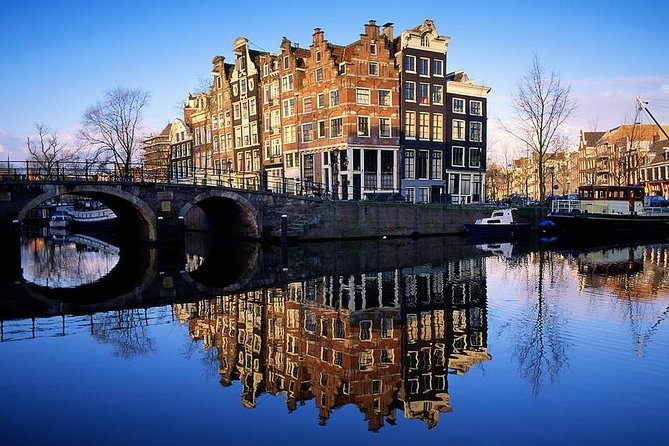 Amsterdam: E-Bike Sightseeing Tour - Guides make or break the pace