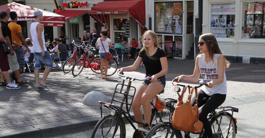 Amsterdam: Guided Sightseeing Bike Tour - Jordaan gives the ride its local character