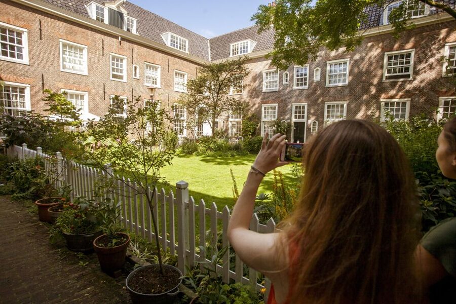 Amsterdam: Hidden Gems & Highlights Guided Bike Tour - Anne Frank House and the meaning of the stop