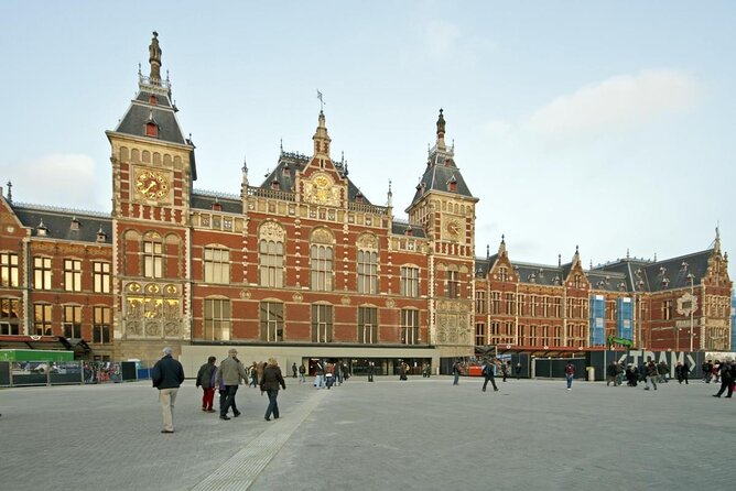 Amsterdam Highlights Bike or E-Bike Tour - Starting beside Centraal Station and the old western harbor
