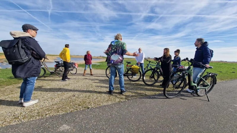 Amsterdam: Leisurely Windmill & Countryside Bike Ride - From Central Station to the open fields
