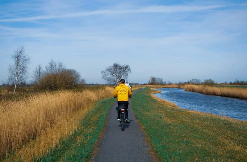 Amsterdam: Leisurely Windmill & Countryside Bike Ride - How demanding is 23 kilometers?
