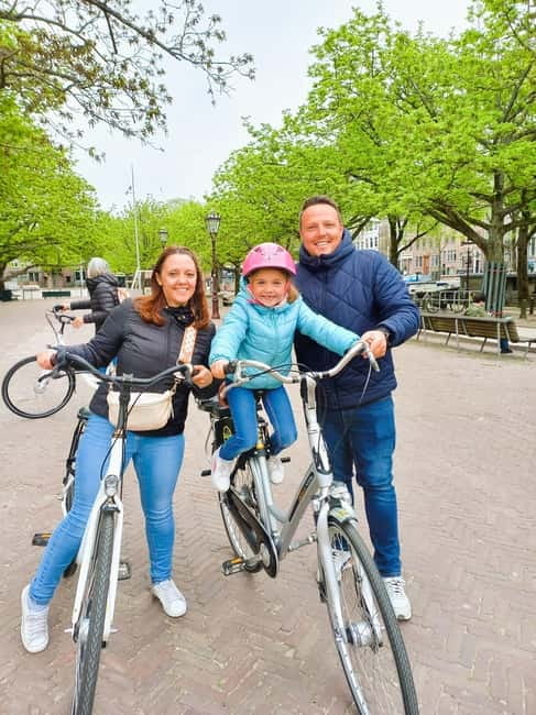 Amsterdam: Off the Beaten Path Bike Tour in French - Key points at a glance