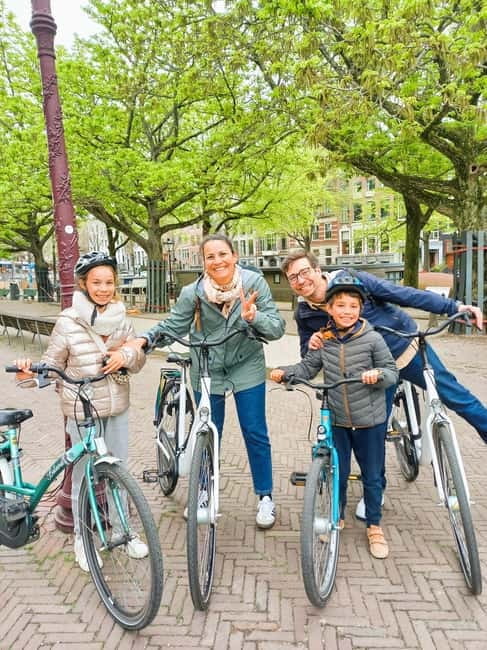 Amsterdam: Off the Beaten Path Bike Tour in French - Plantage and the quieter eastern center