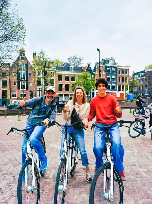 Amsterdam: Off the Beaten Path Bike Tour in French - Bikes, children, and practical comfort