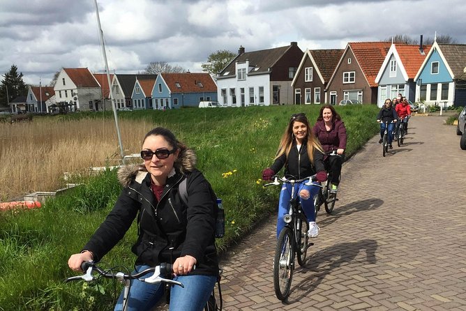 Amsterdam's Countryside Half-Day Bike Tour in Small Group - Holysloot and the apple pie break