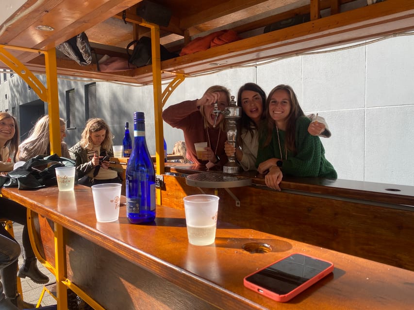 Amsterdam: The Original BUBBLES & BIKE Private Prosecco Tour - Pedaling, relaxing, and managing the group effort