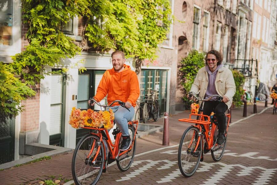 Amsterdam: Top Highlights Guided Bike Tour - The old center, Red Light District, and Leidse Square