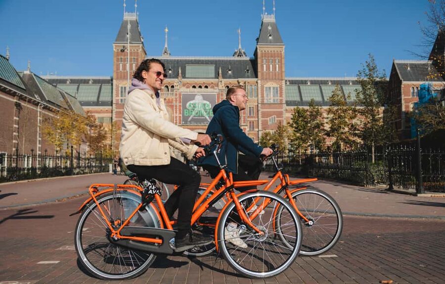 Amsterdam: Top Highlights Guided Bike Tour - Vondelpark and Amsterdam’s museum quarter