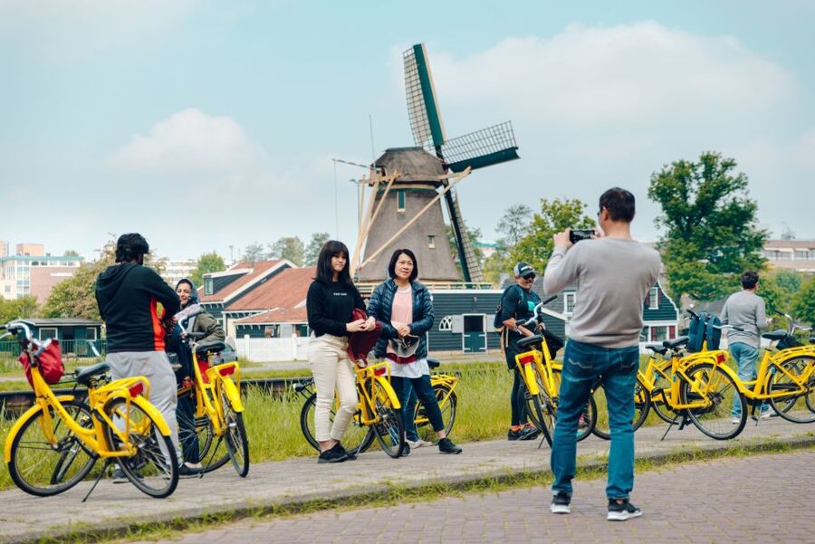 Amsterdam: Waterland District Countryside Villages Bike Tour - D’Admiraal Windmill and the first village roads
