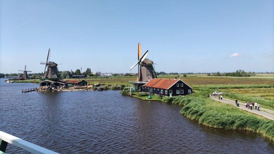 Amsterdam: Zaanse Schans Windmills Bike Tour with Guide - Getting to the meeting point near Koog aan de Zaan