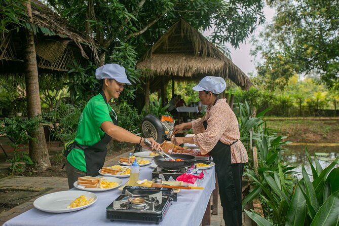Angkor Sunrise Bike Tour / E-Bike or Tuk Tuk - Breakfast and the first ride