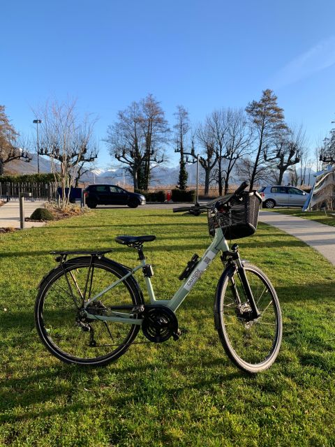 Annecy-le-Vieux, France: Electric and Classic Bike Rentals - Who will enjoy this rental most