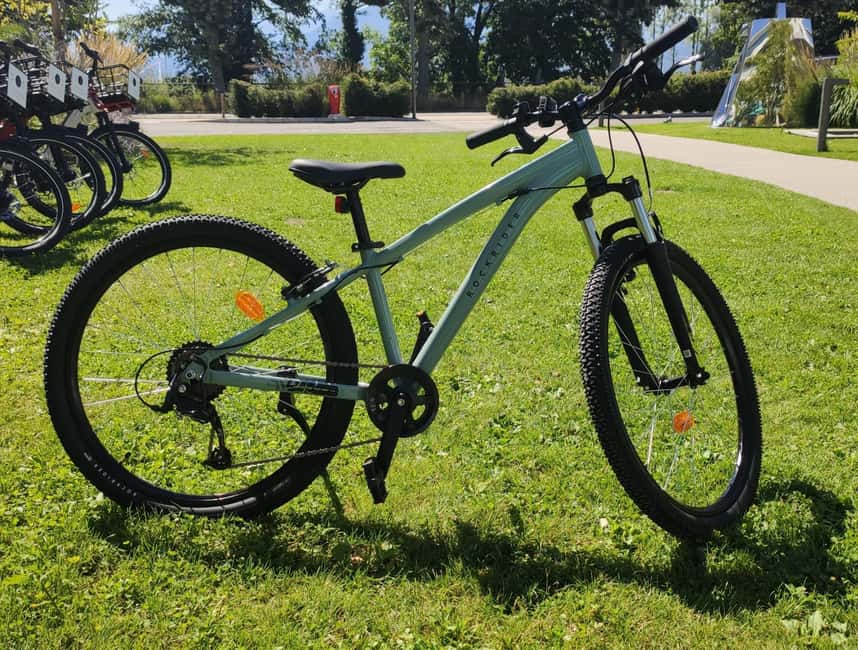 Annecy-le-Vieux, France: Electric and Classic Bike Rentals - Should you book the Lake Annecy bike rental?