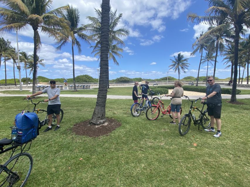 Art Deco, History and Crime Bike Tour with Design Enthusiast - Who should book this ride?