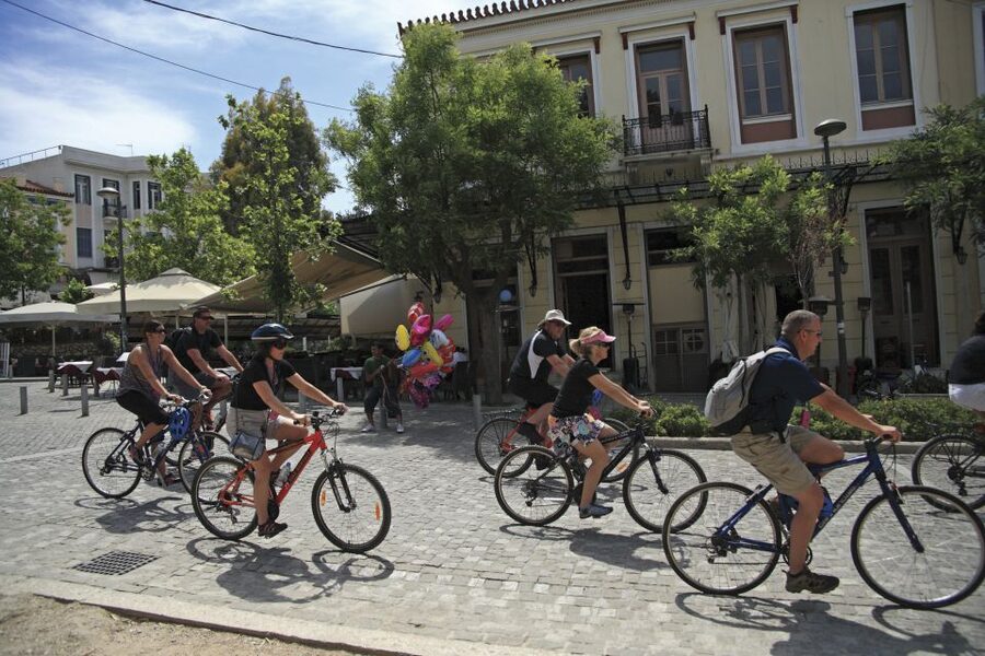 Athens: Bike Tour of Athens Historical Centre - Guides, group size, and the pace of the ride
