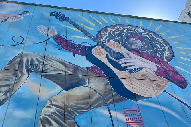 Austin Art and Architecture Bicycle Tour - Lady Bird Lake brings an easy opening