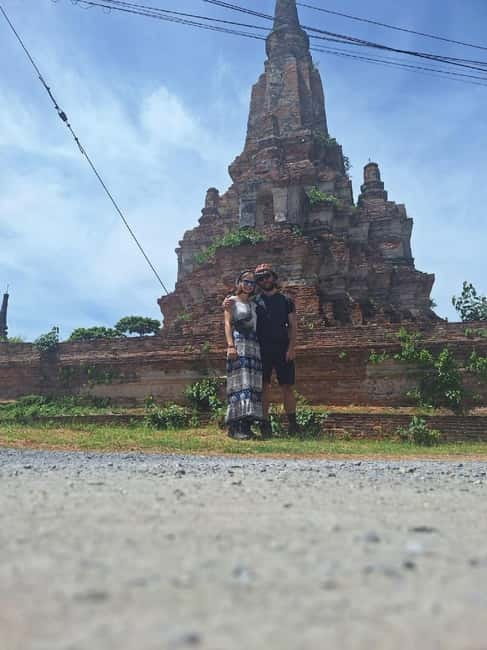 Ayutthaya: Colorful Slow Life Bicycle Tour with local guide. - Wat Mahathat, Wat Ratchaburana, and Wat Phra Si Sanphet