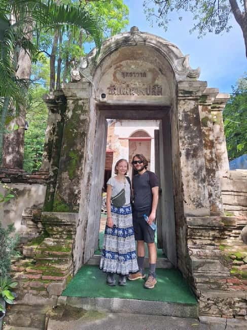 Ayutthaya: Colorful Slow Life Bicycle Tour with local guide. - What $23 really gets you