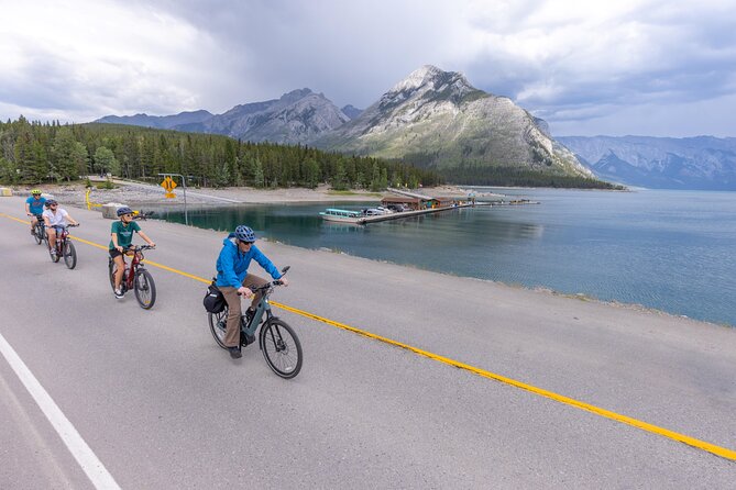 Banff Mountain Lakeside - E-bike Tour - Cascade Ponds: an easy opening to the ride