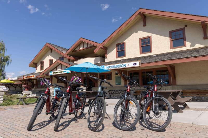 Banff: Mountain Lakeside Guided E-Bike Tour - Two Jack Lake and Mount Rundle reflections
