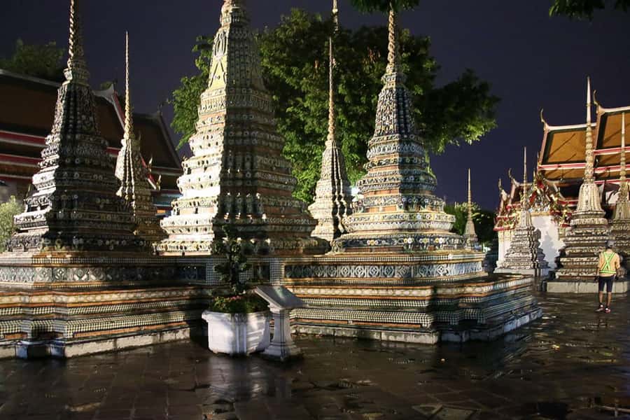 Bangkok at Sunset 5-Hour Bike Tour - Wat Arun under the night sky