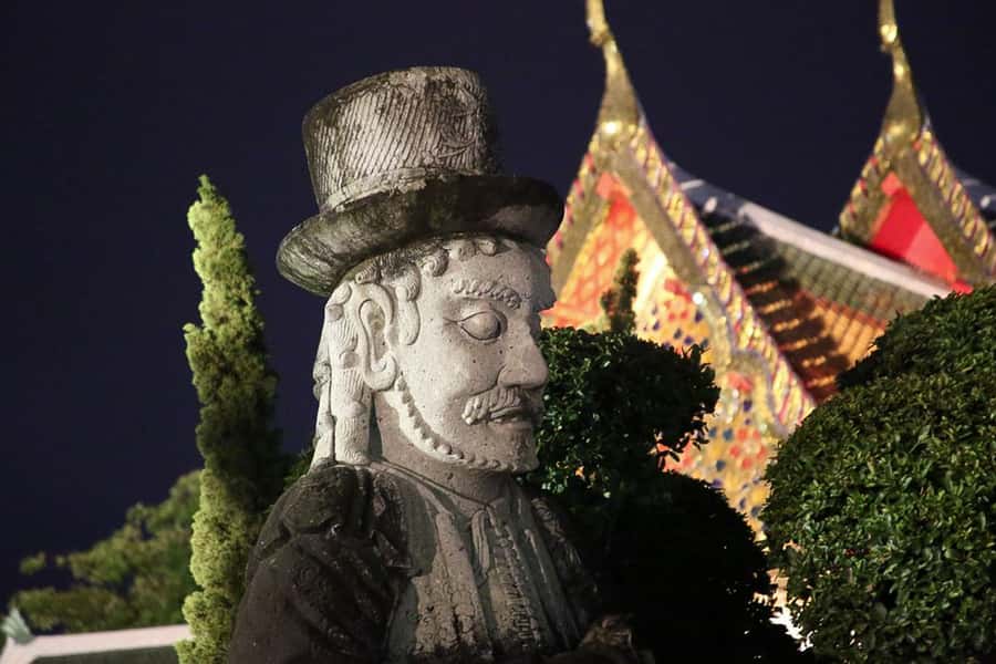 Bangkok at Sunset 5-Hour Bike Tour - Wat Pho and the rules for temple visits