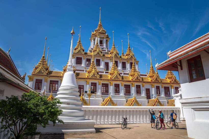 Bangkok: Backstreets and Historic Temples Bike Tour - Crossing the Chao Phraya by local ferry