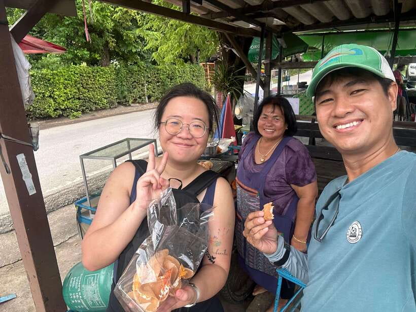 Bangkok: Bang Kachao Green Lung Bike Tour - Raised paths and neighborhood lanes