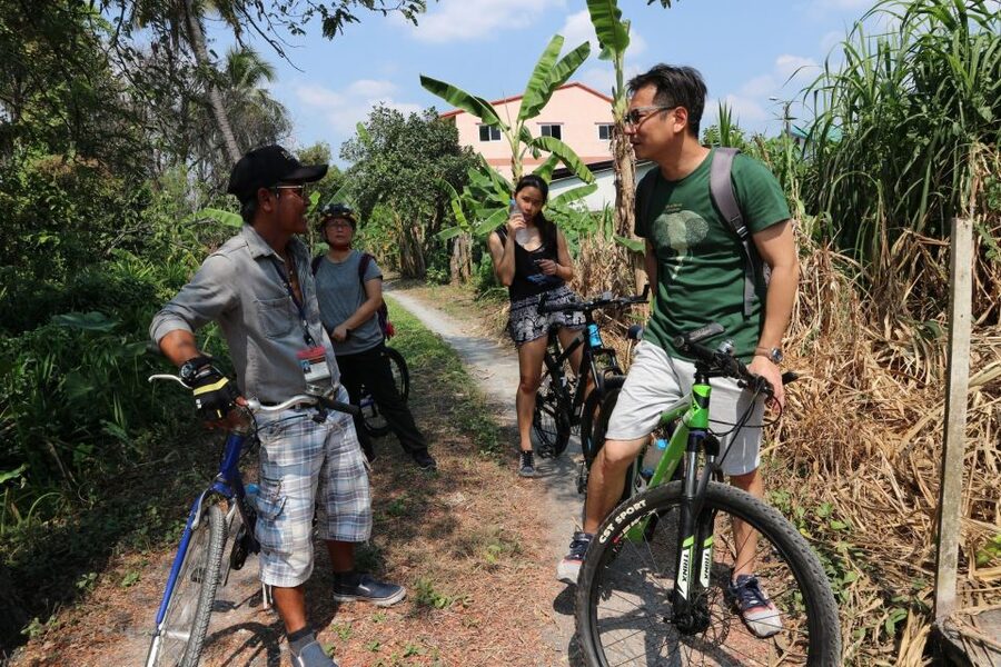 Bangkok: Bike and Canal Boat Tour with Lunch - Wat Ko and the switch from bicycle to boat