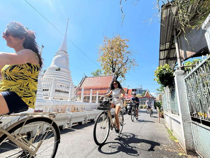 Bangkok: Bike, Boat & Food Tour in Thonburi - Why Thonburi makes a better bike ride than central Bangkok