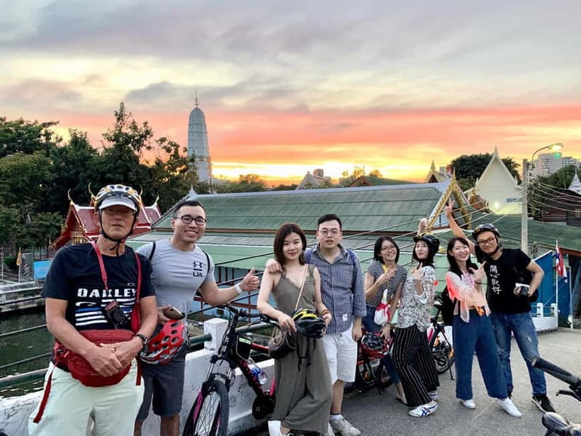 Bangkok: Must-Try Hidden Bike & Food Experience - Wat Kalayanamitr and the quieter side of the river