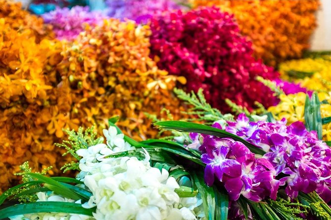 Bangkok: Night Bike Tour with Temples & Flower Market Visit - Loha Prasat and the Old City lanes