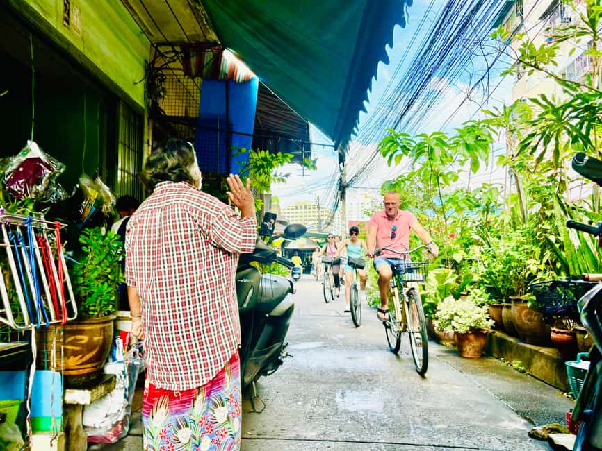 Bangkok: Temples, Canals & Local Life Bike Tour - Choosing your guide and getting the best experience