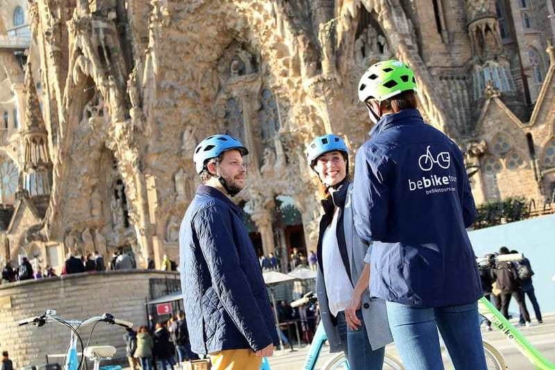 Barcelona: 1.5-Hour Sightseeing Tour by Bike/Electric Bike - What $20 gets you