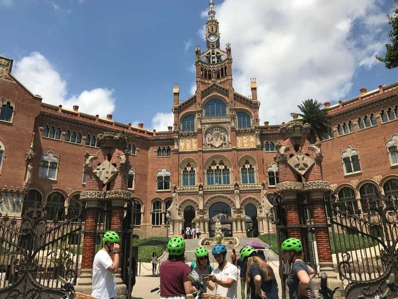 Barcelona: 1.5-Hour Sightseeing Tour by Bike/Electric Bike - From La Rambla to Barceloneta Beach