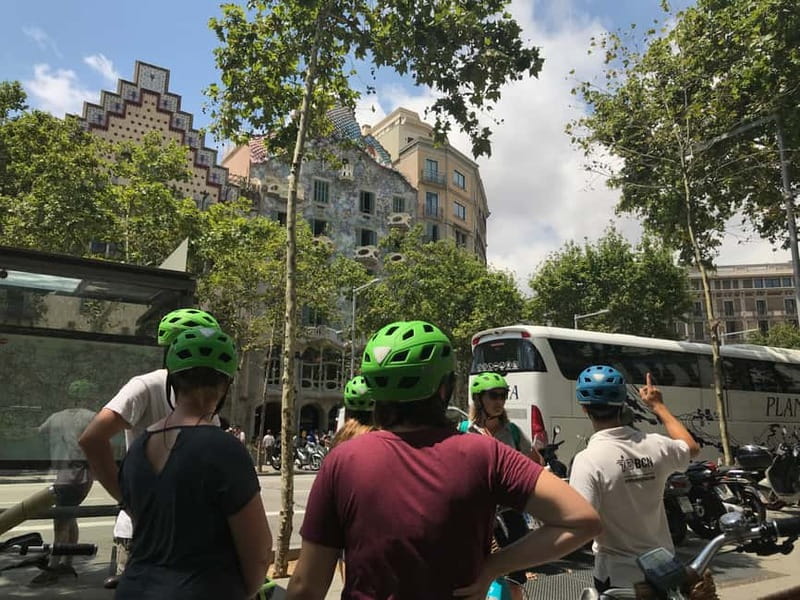 Barcelona: 1.5-Hour Sightseeing Tour by Bike/Electric Bike - Regular bike or e-bike?